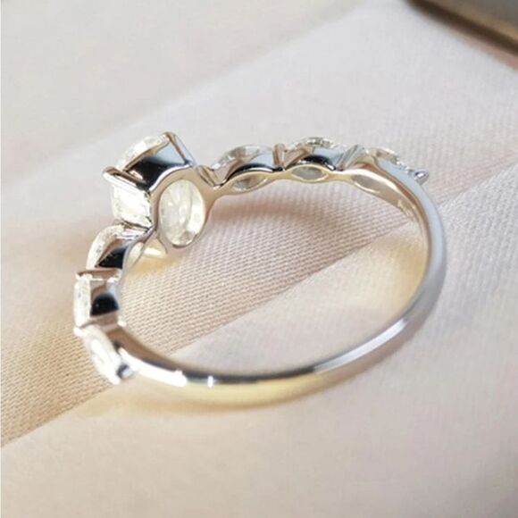 Silver Cubic Zirconia Ladies Oval Diamond Ring 6 7 - Picture 5 of 6